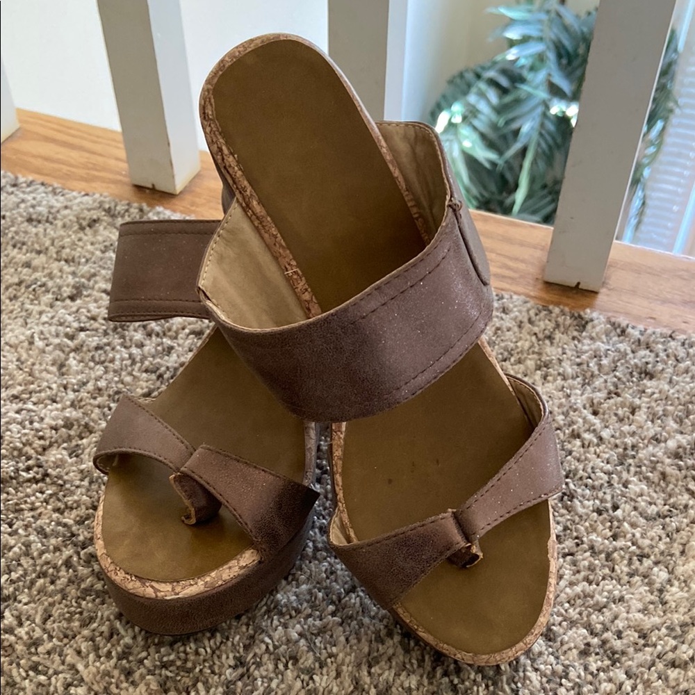 Source Unknown Brown Sandals with Cork Footbed